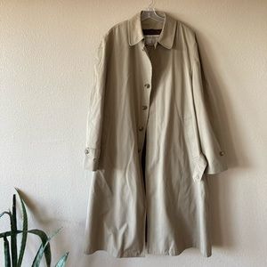 Vintage London Fog Limited Edition Tan Trench Coat 46 Long with Liner